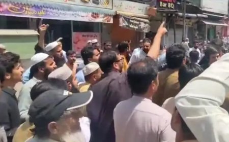 مينګوره کښې  دلوډشيډنګ خلاف احتجاج