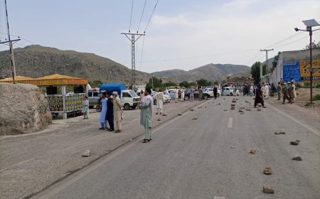 ددرنو چالانونو خلاف  دټرانسپورټرانو په کوهاټ روډ احتجاج