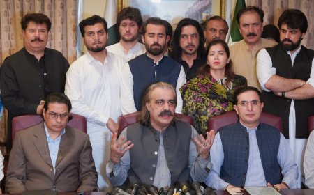 ګورنر خو دکونسلر چوکۍ نۀ شي ګټلے نو زمونږ حکومت به څه ختم کړي، وزيراعلى