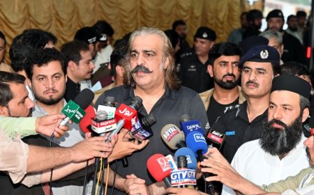 دوزيراعلى دپېښور په کوهاټي ګيټ کښې دسپريم کمانډ پوسټ دوره،اهلکارو لپاره دلسو، لسو زرو روپو اعزازيې اعلان