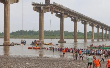 دهند په ګجرات کښې دپل ماتيدو له امله ١٠ کسان مړۀ