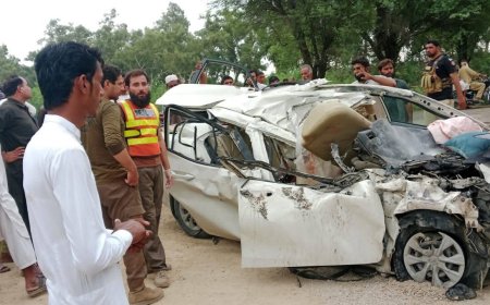 ډي ائي خان اؤ بونير کښې ټريفکي پېښې،11 مړۀ