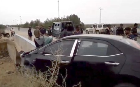 کراچۍ کښې ټريفکي پېښه،څلور مړه