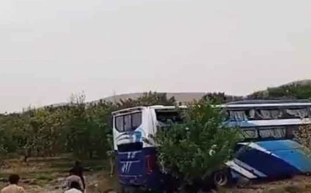 قلات کښې  دوسله والو لخوا دمسافرو په بس حمله، درې  مړۀ، ګڼ ژوبل