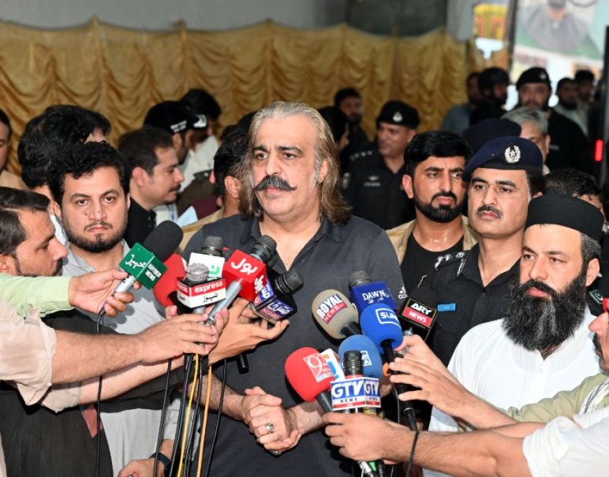 دوزيراعلى دپېښور په کوهاټي ګيټ کښې دسپريم کمانډ پوسټ دوره،اهلکارو لپاره دلسو، لسو زرو روپو اعزازيې اعلان