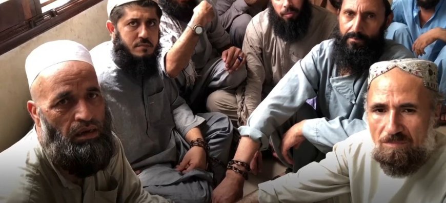پاکستان افغان کډوالو ته د هېواد پرېښودلو امر وکړو
