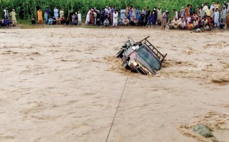 دبارانونو له امله شوو پېښو کښې تراوسه 910 کسان مړۀ شويدي، رپورټ