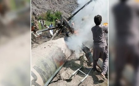 دپاک فوج ايم ائي ١٧ هيلي کاپټر چلاس کښې تباه، دعملې پينځه غړي شهيدان