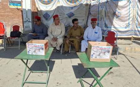 کوهاټ کې د عوامي نېشنل ګوند پلويان د کونړ زلزلې ځپلو لپاره مرسته ټولوي