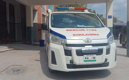 خانيوال کښې ټريفکي پېښه، ٦ مړۀ