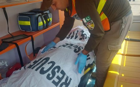 پېښور، ټريفکي پېښه کښې درې تنه مړۀ