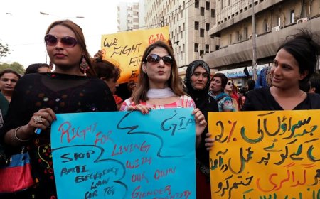 کراچۍ کښې  درې نرښځيان په ډزو وژل شويدي،پوليس