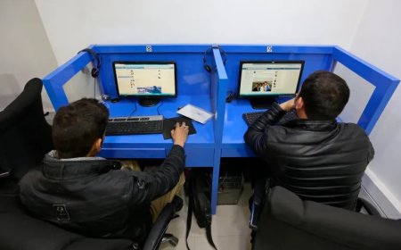 افغانستان کښې په لويه پيمانه دکميوني کيشن سروسز بليک اوټ