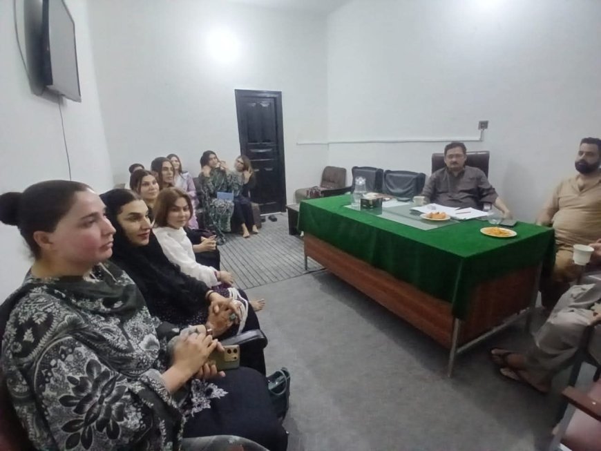 کوهاټ پوليسو د نرښځيانو د ستونزو او خونديتوب لپاره ځانګړې مرستندويه ليکه پرانېستله