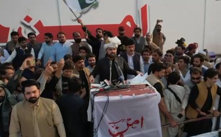 امن قائم شوے خو دفوجي اپريشن تيارۍ روانې دي چې مخالفت به ئې کوو، وزيراعلى سهيل افريدے