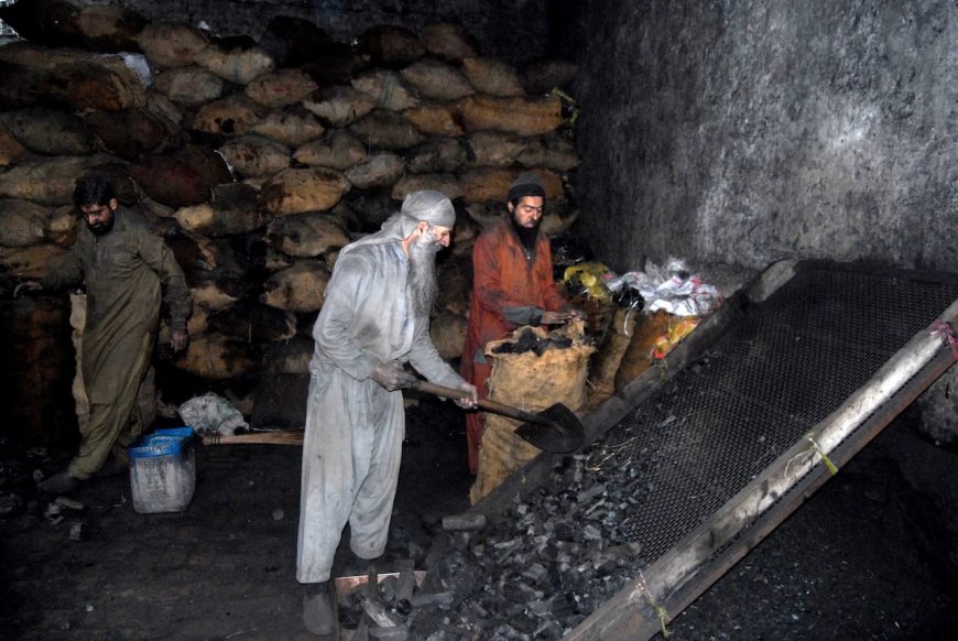 کرمه کښې دکوئيلې  کان کښيناستو،٥ مزدوران مړۀ