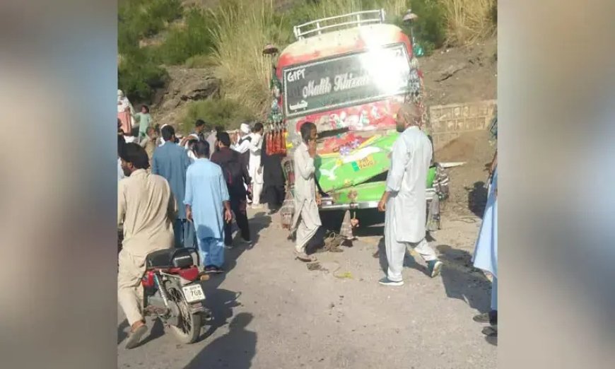 هري پور، ټريفکي پېښه کښې پينځه زنانه مړې شوې