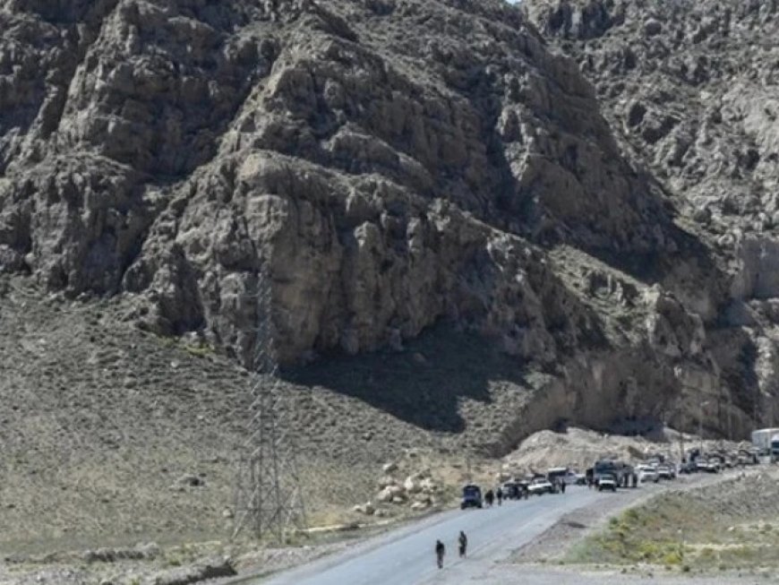 خضدار کښې دوسله والو په تعميراتي کيمپ حمله،١٨ مزدوران اغوا