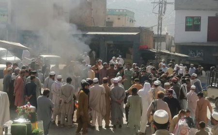 لنډي کوتل کښې  دکرکټرانو دسليکټرانو خلاف احتجاج