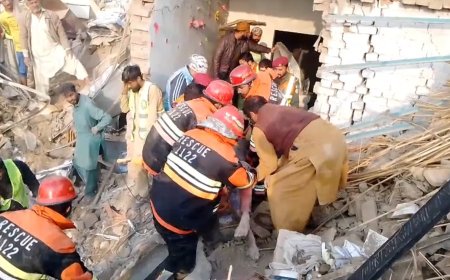 فيصل اباد کښې دفيکټرۍ دننه چاؤدنې،14 مړۀ