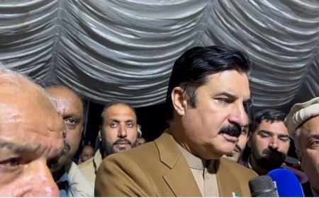 زمونږ صوبه  دا وخت ددهشت ګردۍ ښکار ده، ګورنر