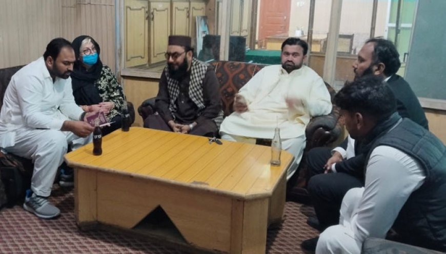 دپاکستاني ځوان مينې پولينډ زنانه پاکستان ته راوسته، اسلام ئې قبول کړو