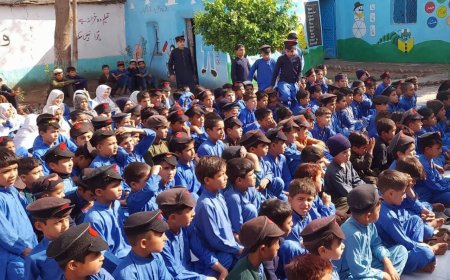 په کوهاټ کې د افغان کډوالو ابتدايه ښوونځي تړل شوي او بېرته ستنېدو امر ورته شوی