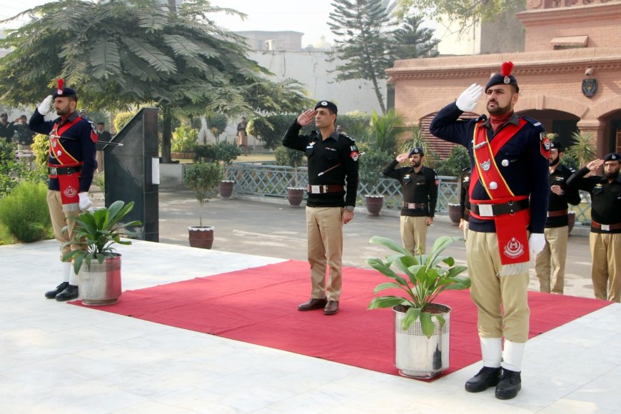 دپېښور نوي تعينات شوي ايس ايس پي اپريشنز دخپلې عهدې چارج سمبال کړو