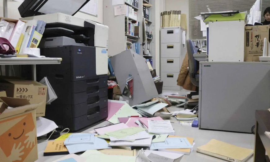 جاپان کښې د7٫6 شدت طاقتوره زلزله،30 کسان ژوبل