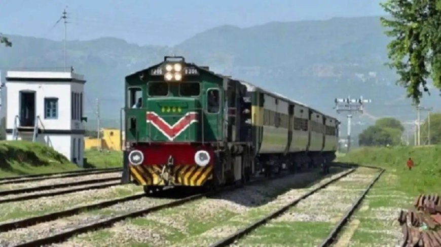 سرګودها کښې ټرين دپوليسو وين وچقولو، دوه اهلکار شهيدان