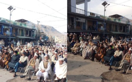 دتورخم پولې بنديدو خلاف  لنډي کوتل کښې احتجاج