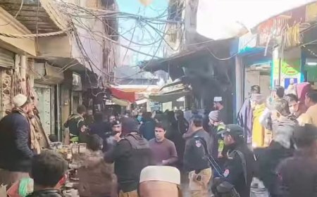 لنډي کوتل کښې په غيرقانوني توګه دميشته افغان کډوالو خلاف اپريشن