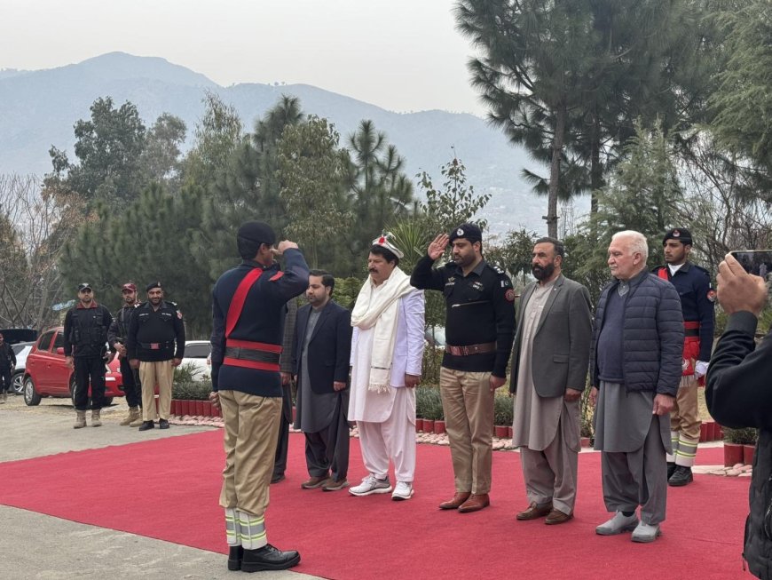 دصوبائي اسمبلۍ دغړو دتيمرګرې پوليس لائن دوره