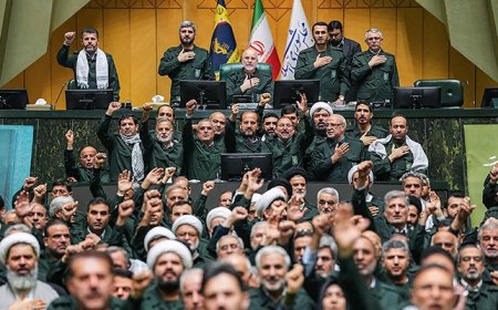 ايراني پارلمان  ديورپي ملکونو فوجونه ترهه ګره ډله وګرځوله