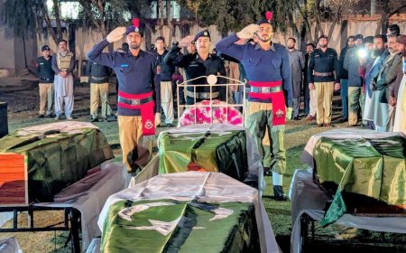 ډي ائي خان کښې  دترهه ګرو حمله کښې دشهيد شوو پوليس اهلکارو جنازې ادا