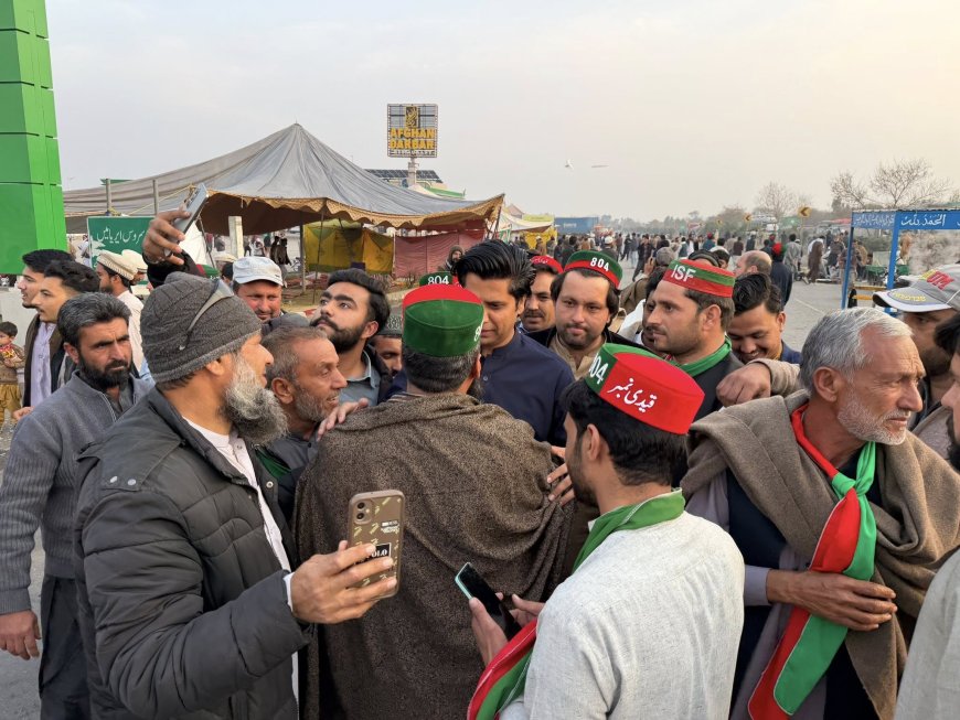 دپېښورهائيکورټ پۀ حکم پوليسو دخېبرپښتونخوا بندې لوئې لارې  پرانستې