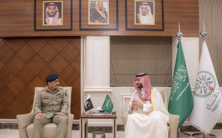 د فيلډ مارشل عاصم منير دسعودي دوره، ددفاع وزير شهزاده خالد بن سلمان سره ملاقات