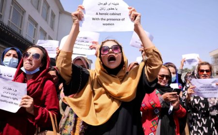 کابل کښې دافغان زنانه ؤ دتنظيمونو دـطالبانو درجيم خلاف احتجاج
