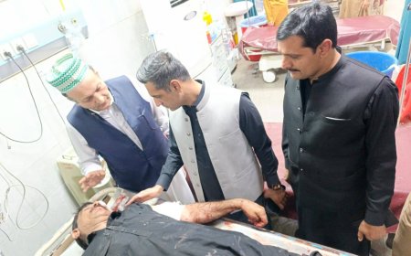 پېښور،دلاسي بم حمله کښې دوه پوليس اهلکار ژوبل، دايس ايس پي اپريشنز دايل ار ايچ دوره