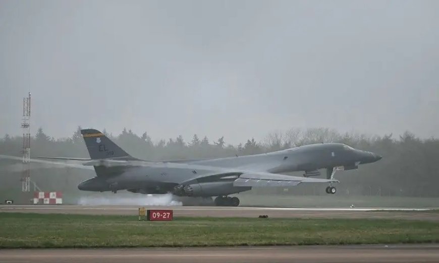 دامريکې فضائي حملو کښې دايران دفټبال اسټيډيمز هم تباه، دايران فيفا ته سخت احتجاج