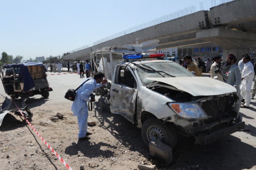 لکي مروت کښې دپوليسو په  ګاډي بمي چاؤدنه، شپږ اهلکار شهيدان