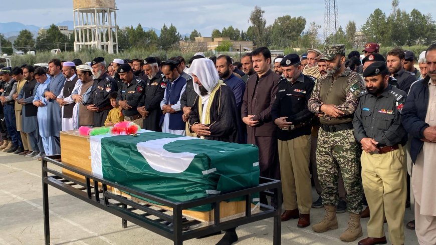 باجوړ کښې اغوا کړے شوےاے ايس ائي شاه منير شهيد کړے شو، جنازه ئې پوليس لا ئن کښې ادا