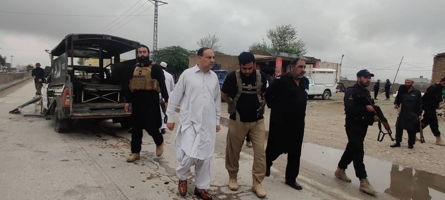 لکي مروت کښې  دپوليسو په ګاډي بمي چاؤدنه، پينځه اهلکار ژوبل